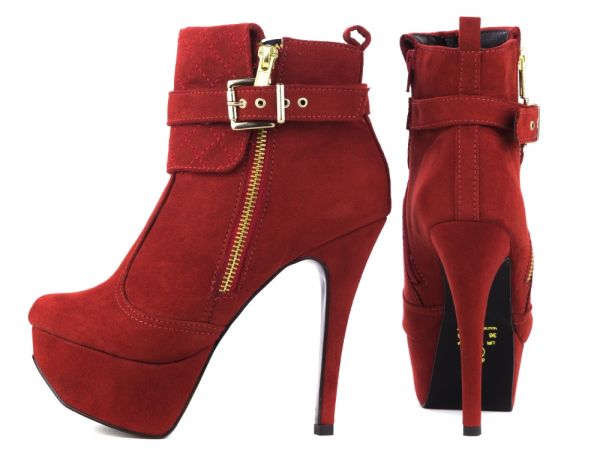 9- BOTA CANO CURTO DE LUXO ARRASADORA VERMELHA