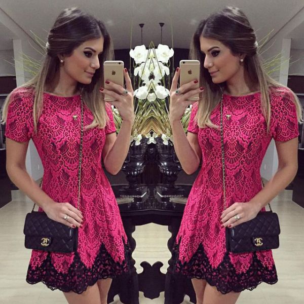 Vestido rosa de renda