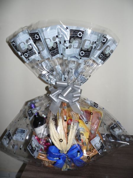 Cesta de Queijos e Vinhos