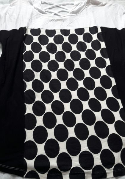 Blusa de poás com detalhes nas costas nova GG