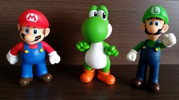 Kit com 3 peças: Luigi, Super Mario e Yoshi
