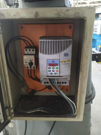 FRESADORA FERRAMENTEIRA SINITRON 3S ISO-40 USADA