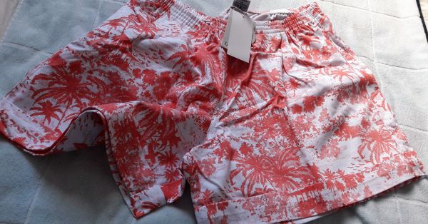 Shorts Talento rosa e branco GG novo