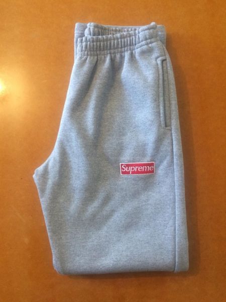 Calça de Moletom Supreme