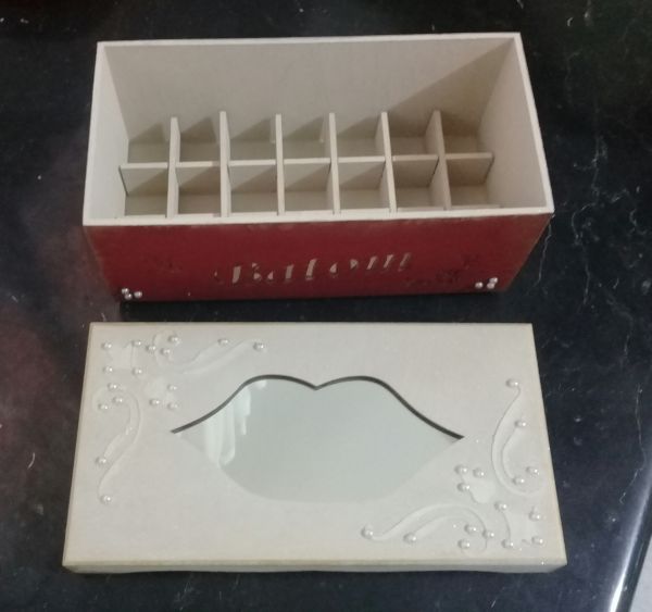 Caixa para 21 batons