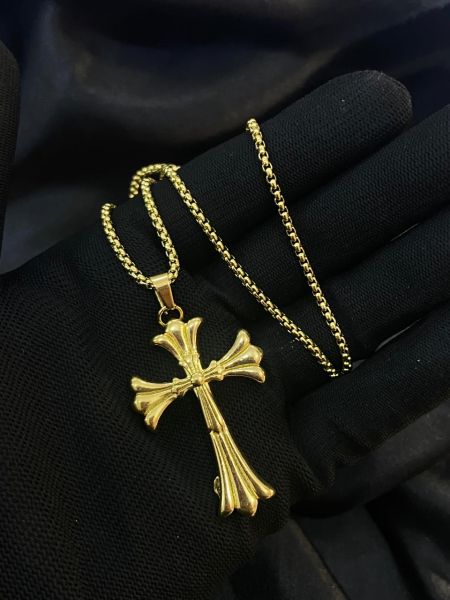 *cordão c/ pingente cruz de aço inoxidável*