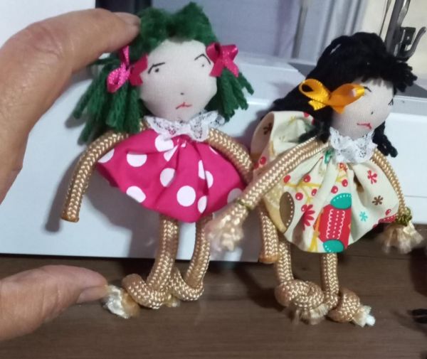 Bonequinha de fuxico