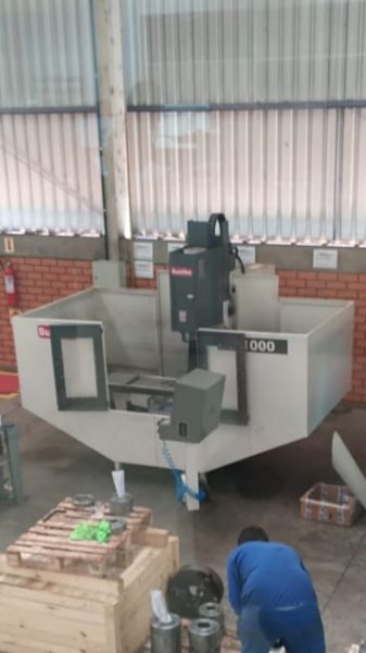 Fresadora CNC SUNLIKE F-1000 Usada
