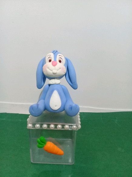 Caixinha acrílica coelho azul