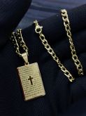 Cordão acompanha pingente de aço inoxidável
