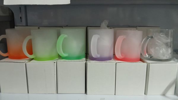 caneca de vidro jateada degradê 325ml.