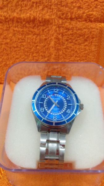 Relógio analógico atlantis azul metal cromado