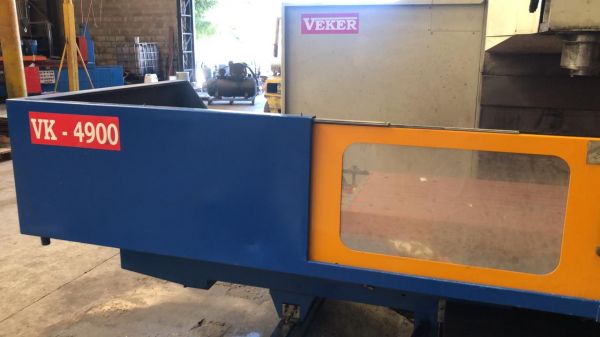 Fresadora CNC VEKER VK-4900 Usado