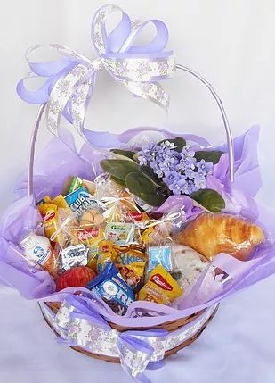 Cesta de Pães, Frutas e Frios