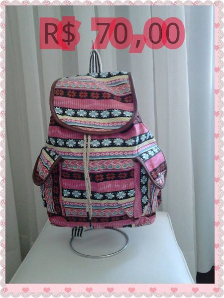 mochila com estampa etnica