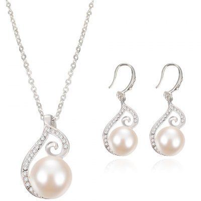 A Suit of Rhinestone Faux Pearl Necklace and Earrings
