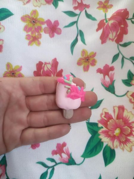 Picolé com granulado colorido