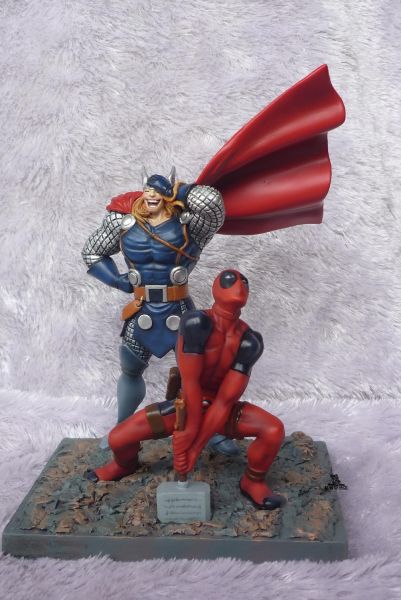 Edição limitada Deadpool and Thor