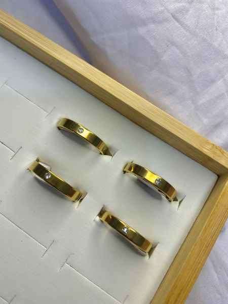 *aliança com pedrinha de aço inoxidável*Tamanhos 16 ao 22