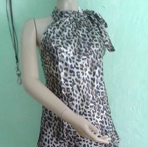 Blusa em cetim estampado