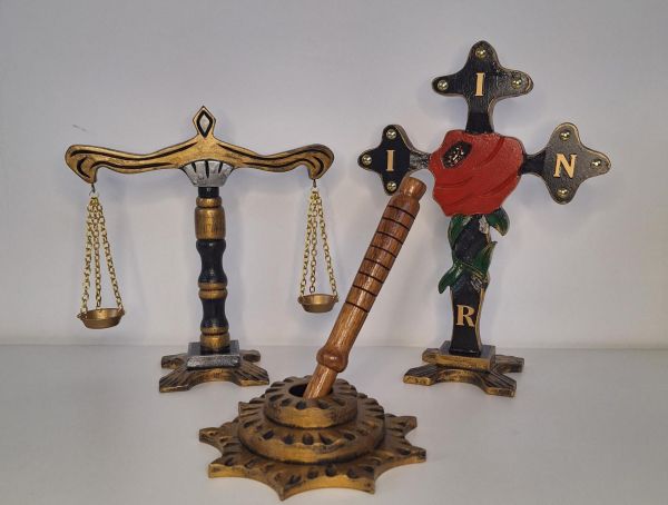 Cruz de Ébano
