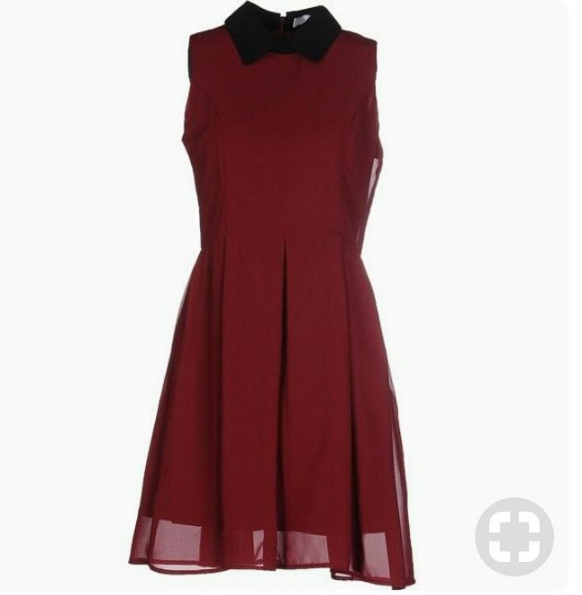 Vestido de chiffon e gola