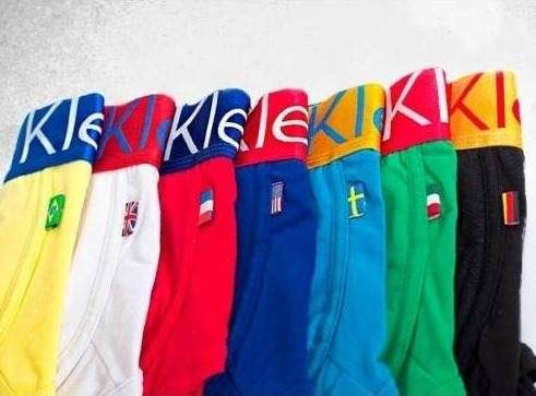 kit 50 pçs Camiseta/ Polo/ Bermuda praia/ jeans/cueca