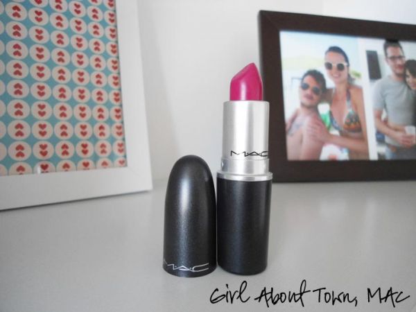 Batom Mac cor GIRL ABOUT TOWN