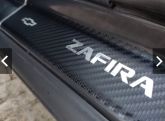 Kit de soleiras adesivo Chevrolet GM Zafira em fibra de carbono
