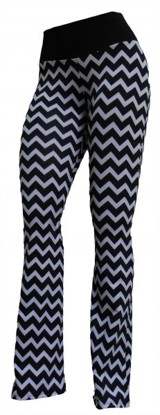 Calça flare ou reta (44) estampa geométrica preto e branco, cintura em preto, tecido suplex