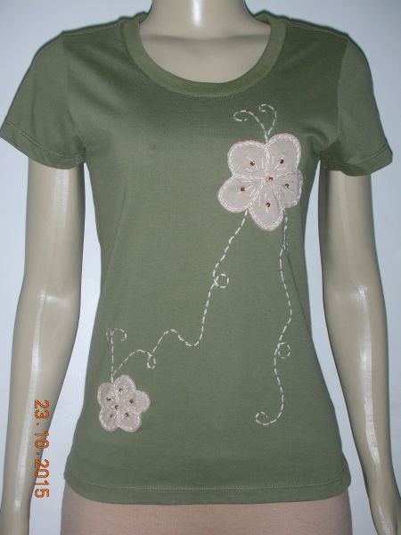 Camiseta algodão orgânico Verde Oliva aplic. a mão