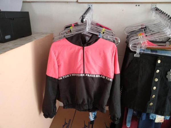 Corta vento feminino