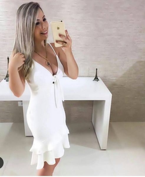 vestido curto de luxo