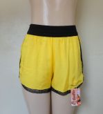 SHORT TRABALHADO EM RENDA