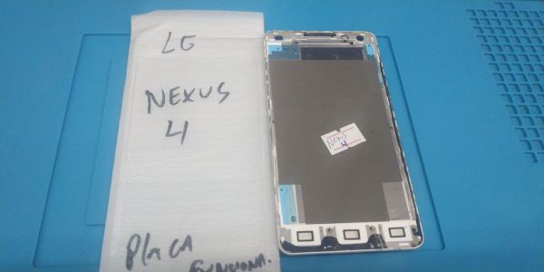 NEXUS 4