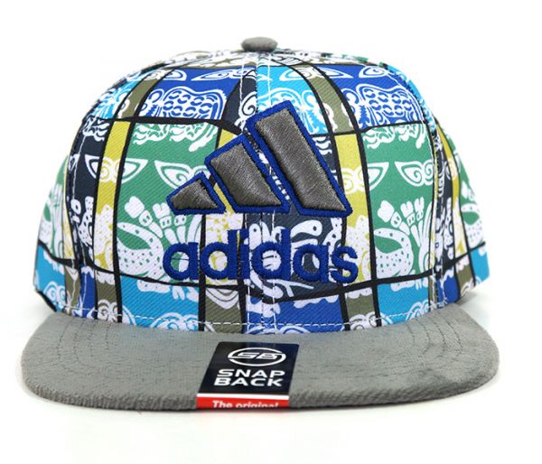 Boné Aba Reta Adidas Cinza e Listrado Azul e Verde