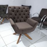 Poltrona ROMANY giratória base de madeira