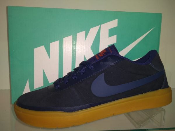 NIKE SB