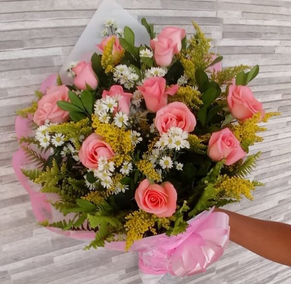 Buquê 12 rosas cor Rosa