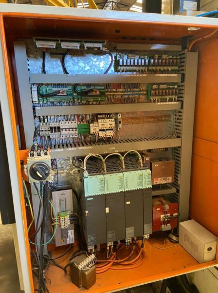 Fresadora CNC VEKER VK-4900 Usado