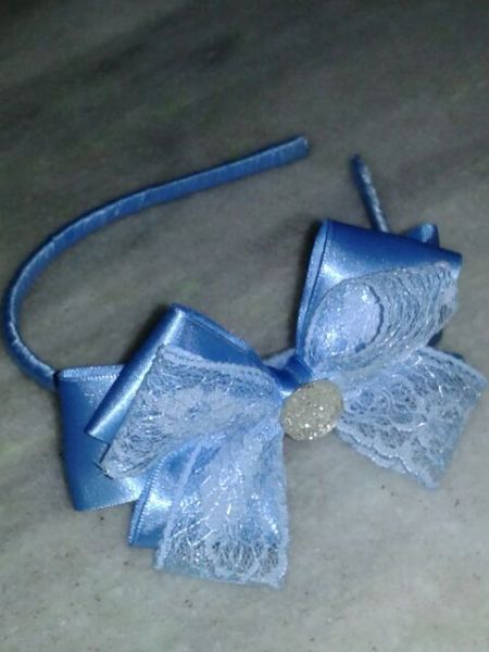 Tiara laço de cetim