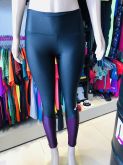 Calça legging cirrê preta detalhe bordô pernas