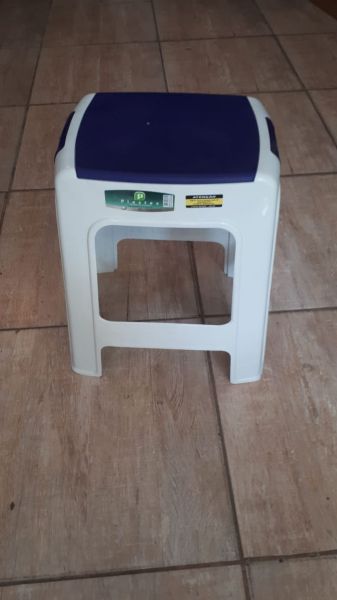 Banqueta Plástico Forte Suporta 120kg