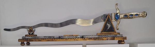 Espada Flamígera Luxo Cabo Dourado/Prata