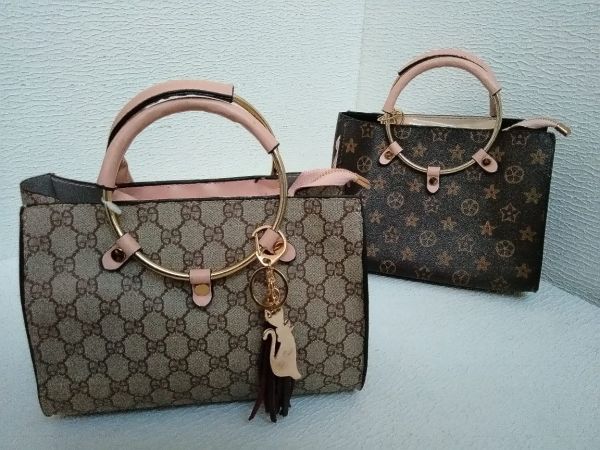 Bolsa em couro sintético