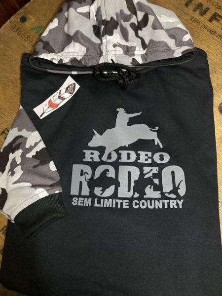 Blusa de frio manga camuflada