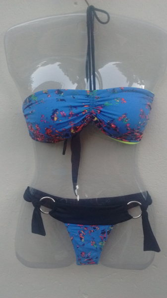 Biquini azul e Preto