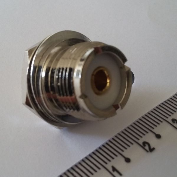 Conector UHF Fêmea Base Redonda Com Porca