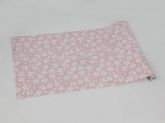 papel-de-parede-com-fundo-em-rosa-claro-com-detalhes-em-branco-infantil-MODELO 04
