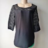 Blusa com Renda Manga 3/4